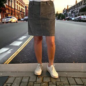 Vintage y2k H&M L.O.G.G. Dark Green Corduroy Carpenter Mini Skirt Sz 8